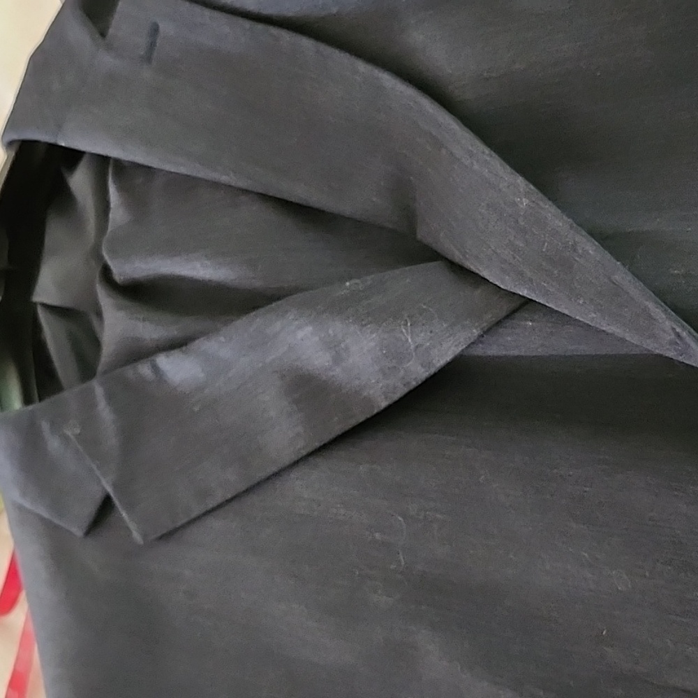 Classic Black Wool Suit for Formal Occasions